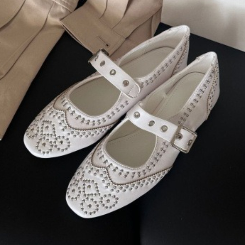 Women Fashion Designers - Retro Rivet Buckle Design Flats Women