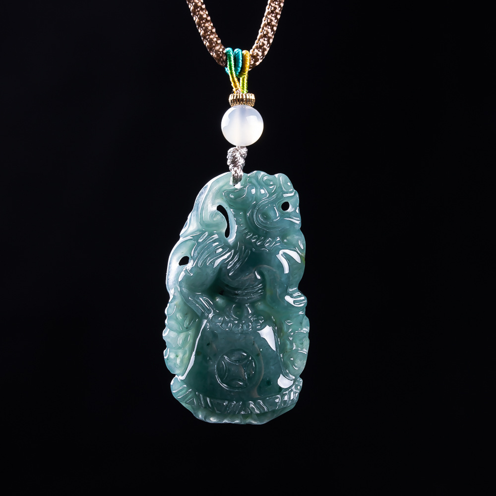 Burmese Jadeite Pixiu Pendant  - Women Fashion Designers recension och pris