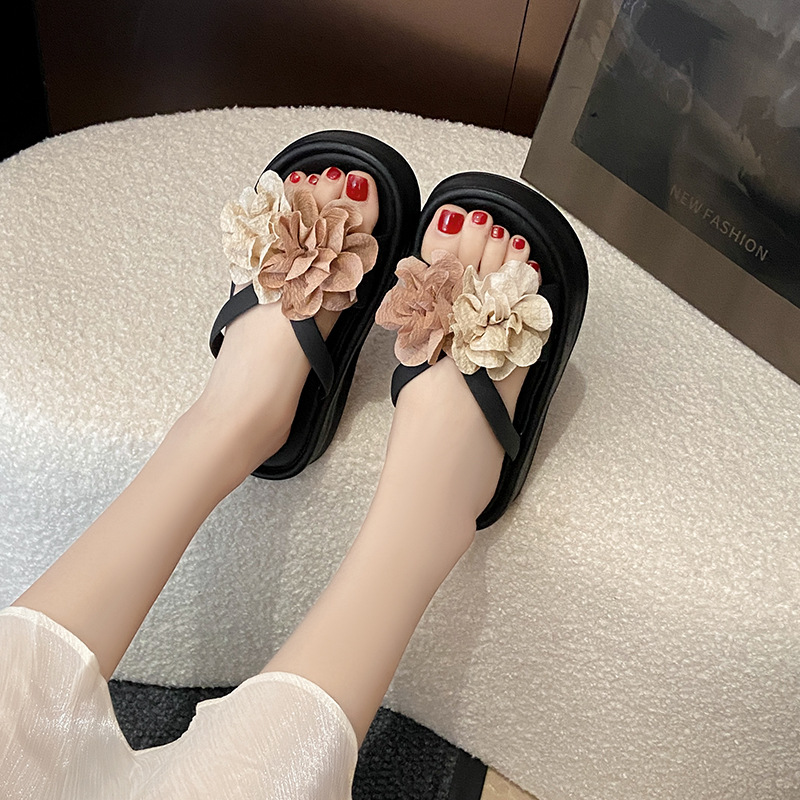 Two-Tone Floral Platform Sanda - Women'S Fashion Korea recension och pris