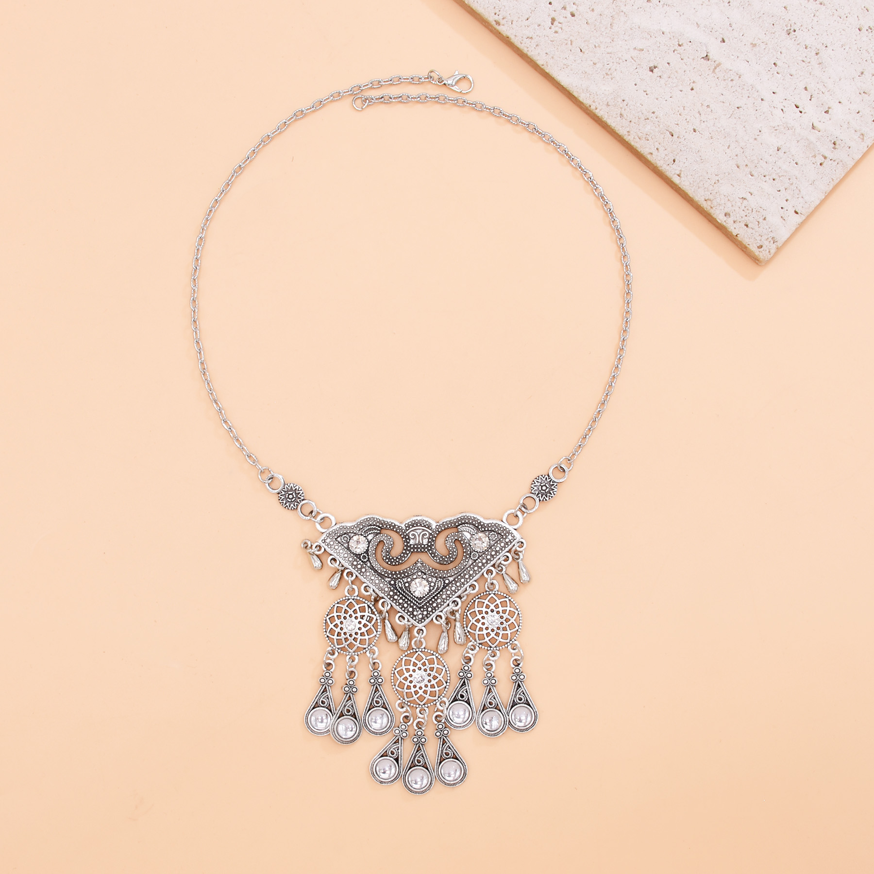 Ethnic Hollow Geometry Pendant - Women Fashion Pakistan recension och pris